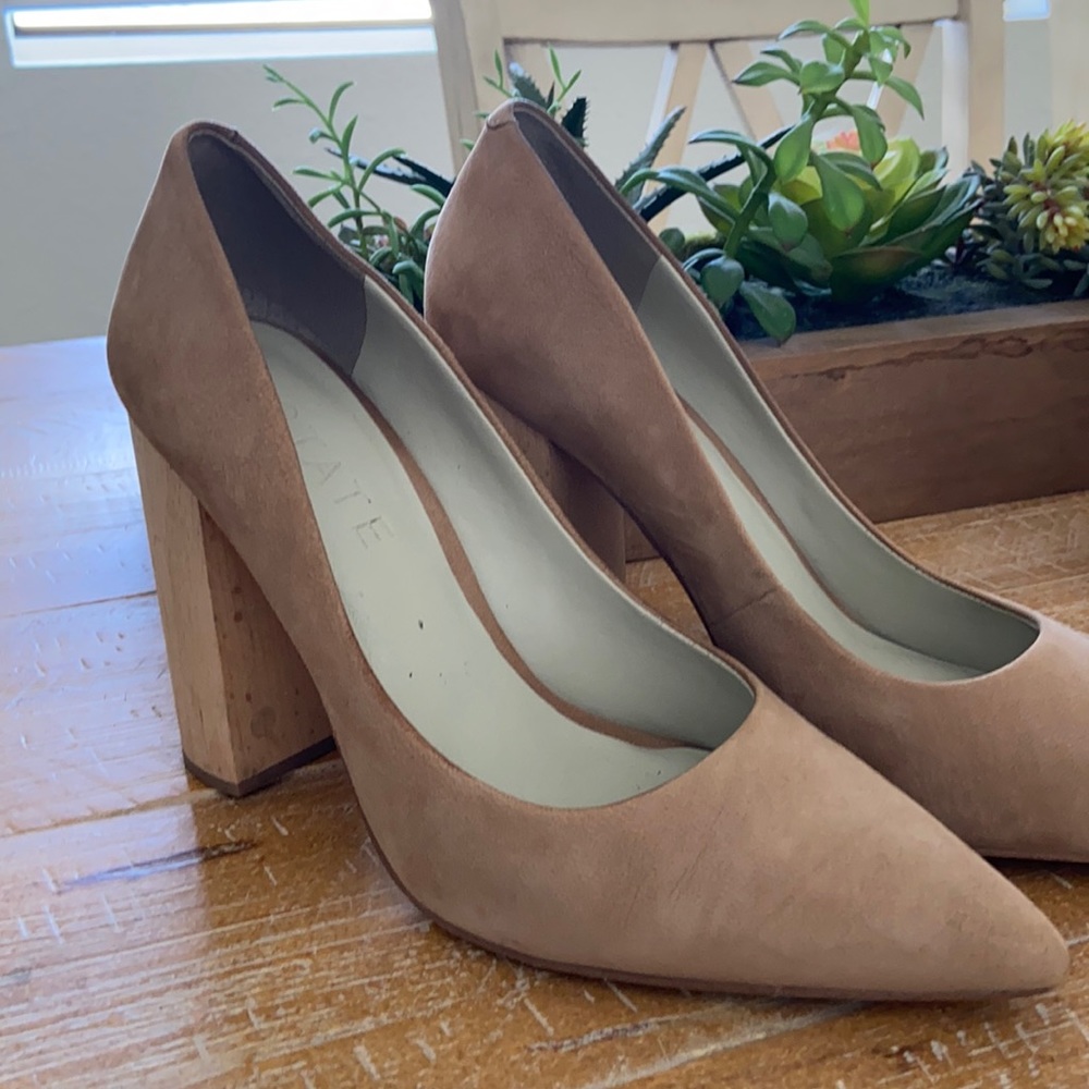 1.State Chunky Heel Beige